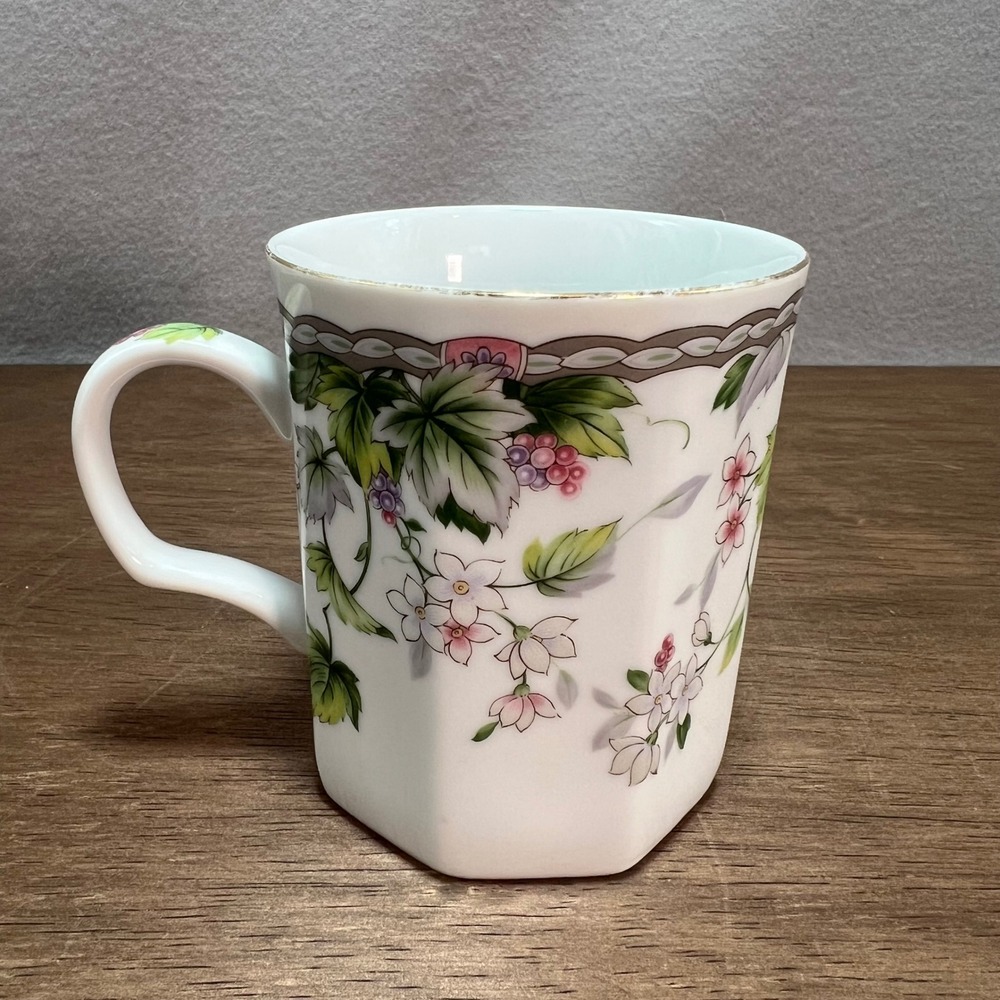 Andrea by Sadek Coffee Mug Grapevine Floral Octagonal Cottagecore Japan 80s VTG - Picture 3 of 11